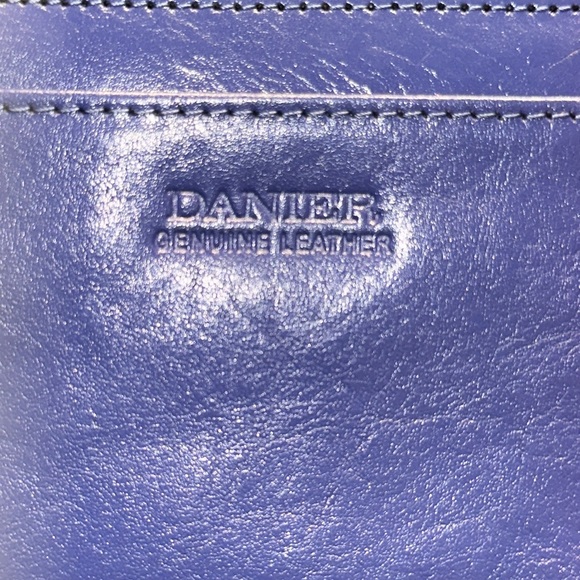 NWOT Danier Leather Crossbody Wallet - Picture 2 of 14